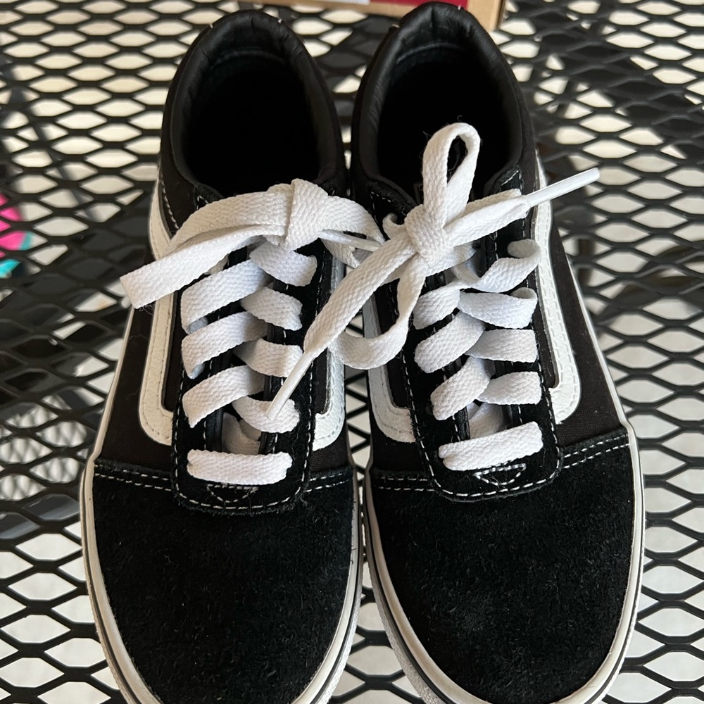 Black vans - Picture 2 of 3